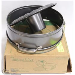 THE PAMPERED CHEF - SPRINGFORM PAN SET -