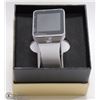 Image 1 : WHITE BLUETOOTH SMART WATCH FOR I PHONE OR ANDROID