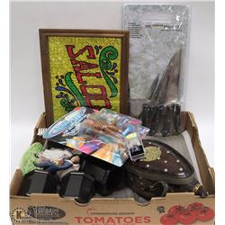 FUNTASTIC FLAT OF ASSORTED DECORATIVE ITEMS