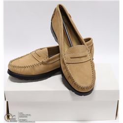 LADIES BEIGE SHOES SIZE 8