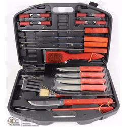 NEW BARBEQUE TOOL SET COMPLETE WITH CORN COB