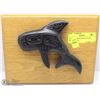 Image 1 : NATIVE CARVED WHALE WALL DECORATION