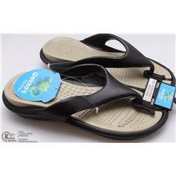 PAIR  OF GEKKO SLIP ON SANDLES UNISEX