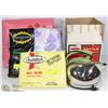 Image 1 : FLAT OF VINTAGE ITEMS STILL IN PACKAGE, INCLUDES