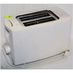 BLACK AND DECKER VERSA-TOAST TOASTER W/ CRUMB TRAY