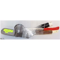 BUNDLE OF 4 MISC KITCHEN UTENSILS