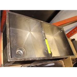 2 WELL SINK SQUARE WELD