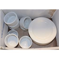 LOT W/ SMALL SERVING BOWLS & PLATES
