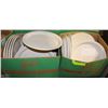 Image 1 : 2 BOXES W/ 33 OVAL PLATES