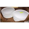 Image 1 : FLAT W/ 23 PLATES
