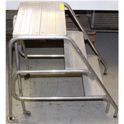 UTILITY 3 STEP STAND 30"H