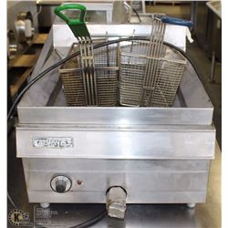 ELECTRICAL DEEP FRYER WITH BASKET