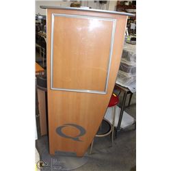 STAND-UP CURVED WOODEN SIGN DISPLAY