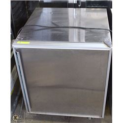 UNDERCOUNTER COOLER