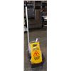 Image 1 : MOP KIT INCL HEAD, HANDLE AND BRACKET & WET FLOOR