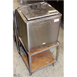 TOWEL WARMER WITH STAND