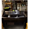 Image 1 : STAINLESS STEEL 3-WELL COMMERCIAL SINK W/ TAP