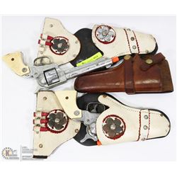 BOX WITH 2 VINTAGE STALLION 38 TOY GUNS IN