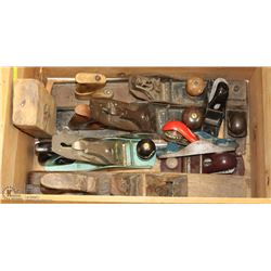 ESTATE CRATE WITH VINTAGE HAND PLANERS