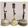Image 1 : ESTATE COLLECTION OF 3 OIL LANTERNS NO SHADES