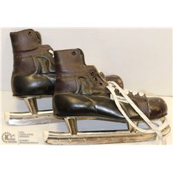 VINTAGE SKATES