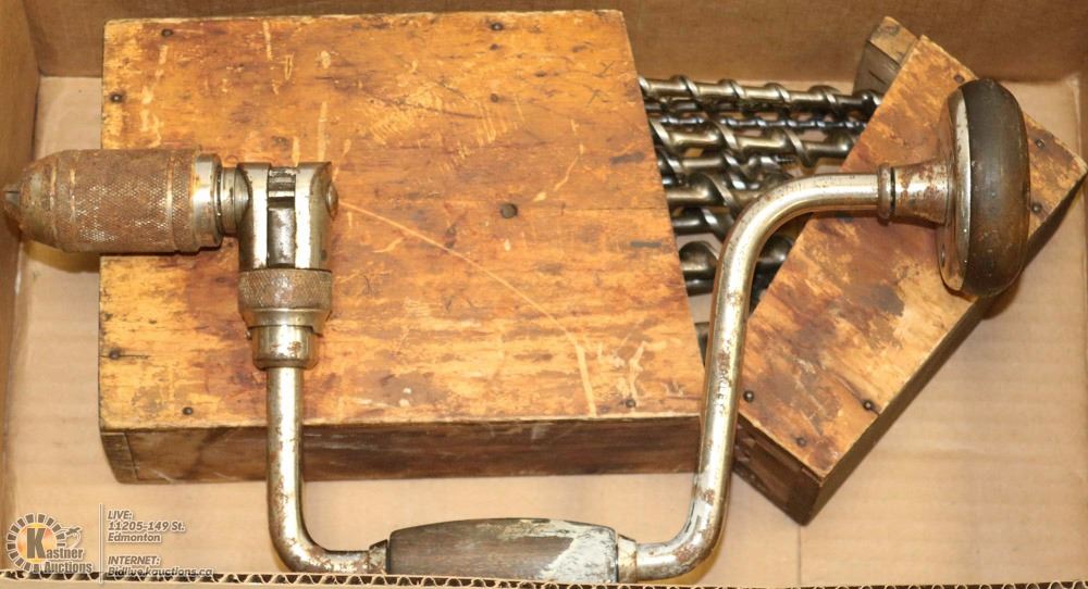 VINTAGE BRACE AND COMPLETE BIT SET IN WOOD BOX