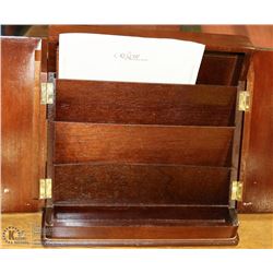 WOOD BOX FOR STATIONARY STORAGE