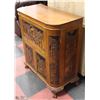 Image 6 : VINTAGE TEAK HAND CARVED BAR UNIT WITH CUP
