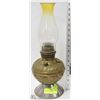 Image 1 : ANTIQUE PARK OIL LAMP