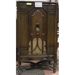 1934 GE-H77 COMBO RADIO/RECORD PLAYER