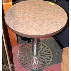 PATIO TABLE WITH RETRO 50TH CAST BASE