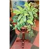 Image 1 : WOOD CARVED PLANT STAND WITH ARTIFICIAL PLANT
