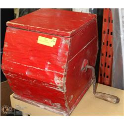 BUTTER CHURN WITH LID