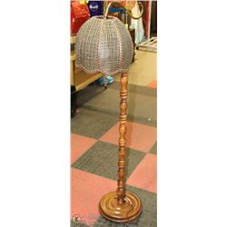 WOOD FLOOR LAMP