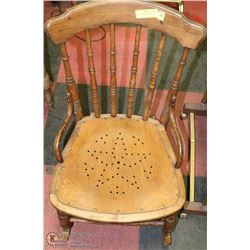 VINTAGE CHILDS ROCKER