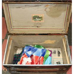 TRUNK WITH CONTENTS