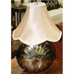 FLORAL TABLE LAMP