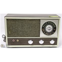 LLOYDS AM/FM TUBE RADIO MADE IN 1958  WORKS