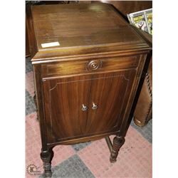 VINTAGE VENTROLA GRAMOPHONE