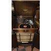 Image 2 : VINTAGE VENTROLA GRAMOPHONE