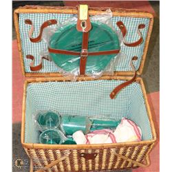 PICNIC BASKET WITH DISHES
