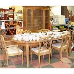 SOLID WOOD ESTATE TABLE WITH 3 LEAVES 6 CHAIRS,