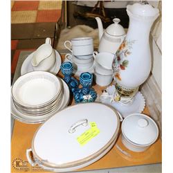 24PC ROYAL KNIGHT & GALLERY DISHES & VINTAGE LAMP
