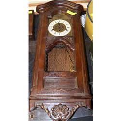 VINTAGE WOOD CASE KEY WOUND WALL CLOCK (UNTESTED)