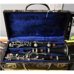ANTIQUE CLARINET W/ CASE