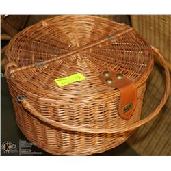 WICKER BASKET