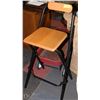 Image 1 : FOLDING STOOL