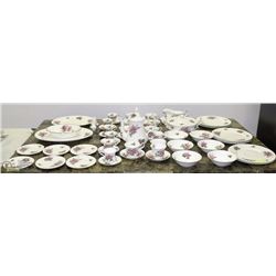 61PC ROYAL ALBERT PRARIE ROSE FINE BONE CHINA SET
