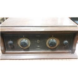 ANTIQUE GOLD FINCH TUBE RADIO