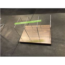 Record Seperator Standing Piece